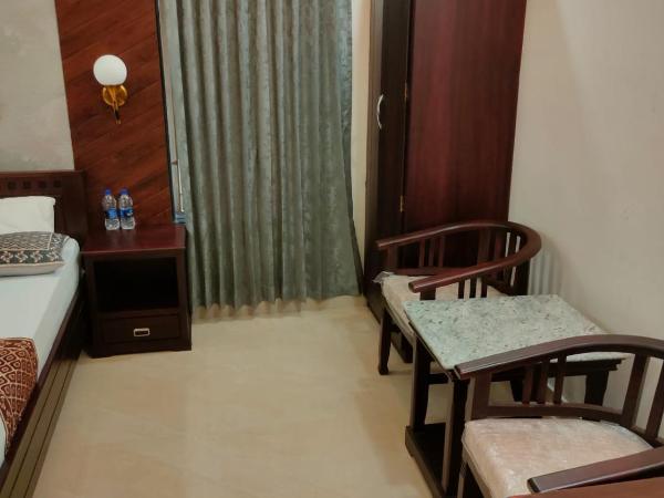 ROYES PARK ROOMs & MINI PARTY HALL : photo 3 de la chambre chambre double deluxe