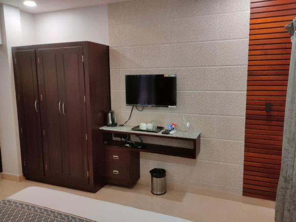 ROYES PARK ROOMs & MINI PARTY HALL : photo 4 de la chambre chambre double