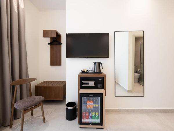 Hotel El Toro Tanger : photo 8 de la chambre chambre deluxe double ou lits jumeaux