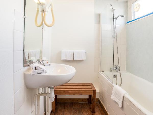 Hôtel de la Vendée : photo 4 de la chambre chambre triple supérieure