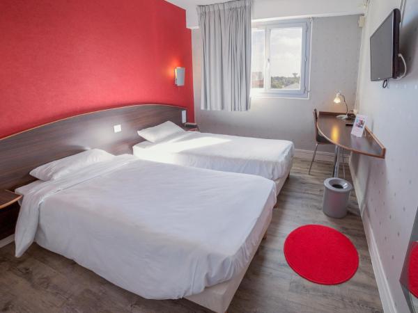 Hôtel de la Vendée : photo 1 de la chambre chambre quadruple