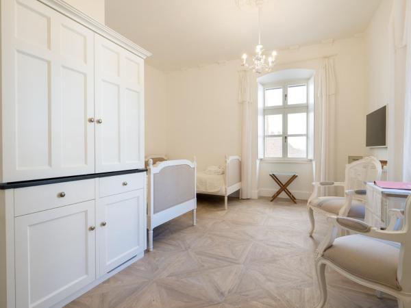 The Byron : photo 8 de la chambre suite lit king-size avec balcon