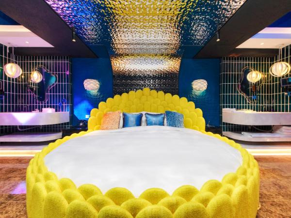 Space Design Hotel : photo 9 de la chambre suite deluxe avec baignoire spa