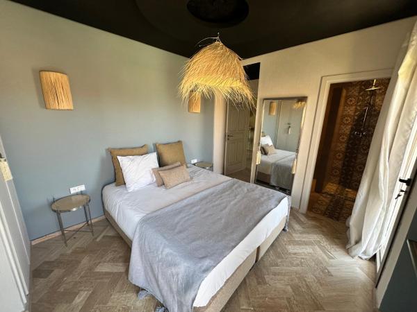 Smala architect's house : photo 10 de la chambre villa avec piscine privée