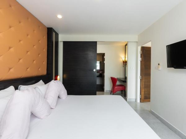 Grand Bella : photo 2 de la chambre grande suite avec accès piscine