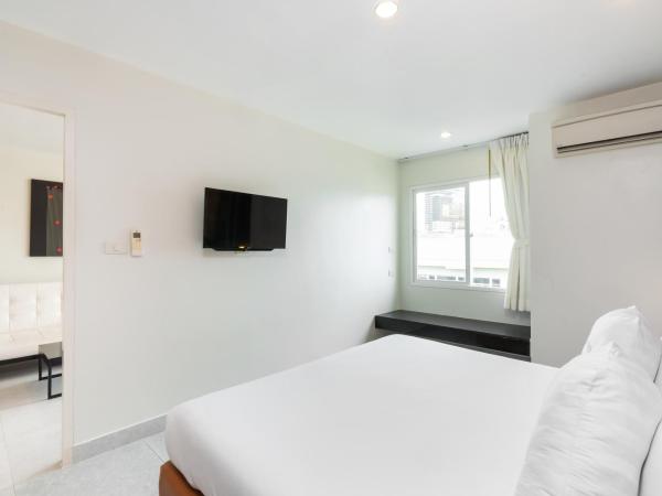 Grand Bella : photo 3 de la chambre grande suite avec accès piscine