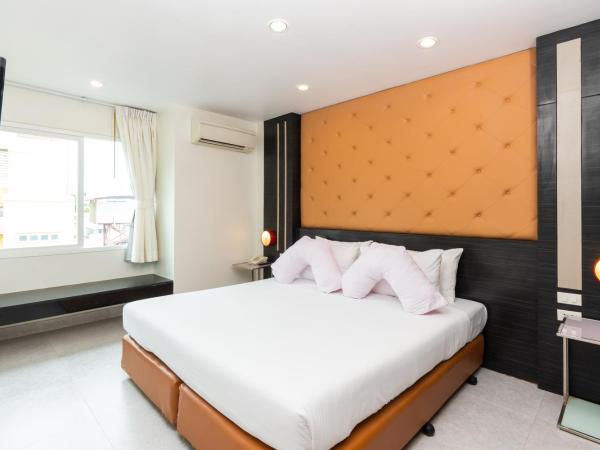 Grand Bella : photo 4 de la chambre grande suite avec accès piscine