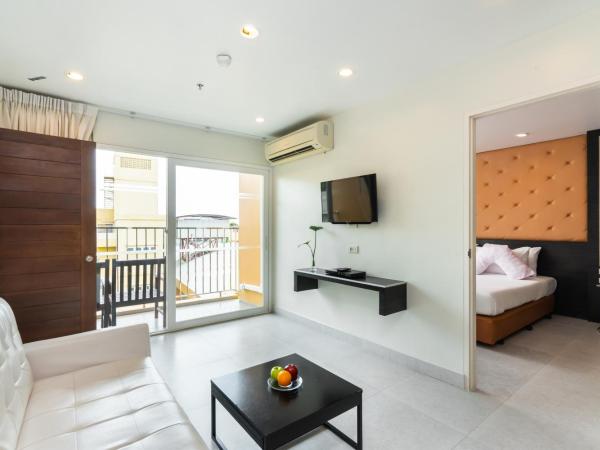 Grand Bella : photo 5 de la chambre grande suite avec accès piscine