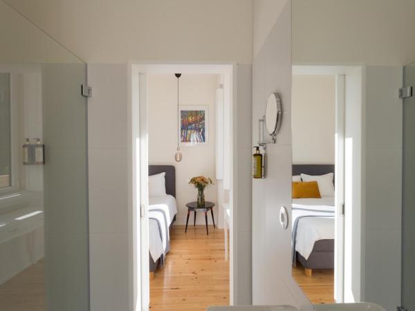 Vila Julieta Guesthouse : photo 2 de la chambre chambre double - vue sur jardin