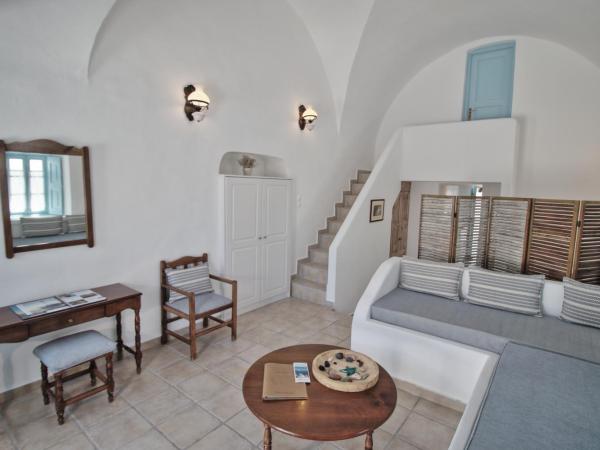 Aethrio Sunset Village - Oia : photo 2 de la chambre appartement (3 adultes)