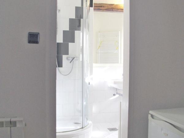 Guesthouse Lessi : photo 8 de la chambre chambre triple confort