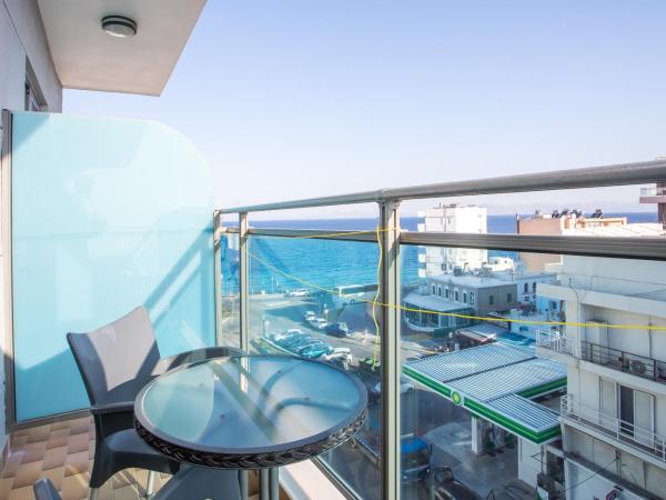 Hotel Africa : photo 1 de la chambre chambre lits jumeaux - vue latérale sur mer