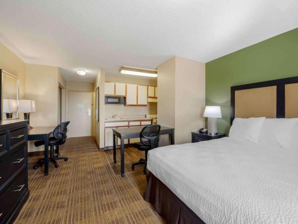 Extended Stay America Suites - Oklahoma City - Northwest : photo 2 de la chambre studio lit queen-size - non-fumeurs