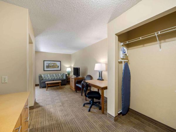 Extended Stay America Suites - Oklahoma City - Northwest : photo 3 de la chambre studio de luxe avec 1 lit queen-size - non-fumeurs