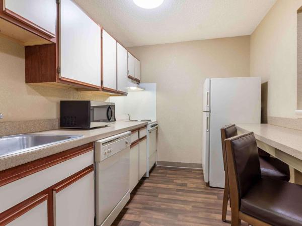 Extended Stay America Suites - Oklahoma City - Northwest : photo 4 de la chambre studio de luxe avec 2 lits queen-size - non-fumeurs