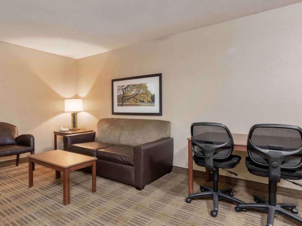 Extended Stay America Suites - Oklahoma City - Northwest : photo 3 de la chambre studio de luxe avec 2 lits queen-size - non-fumeurs