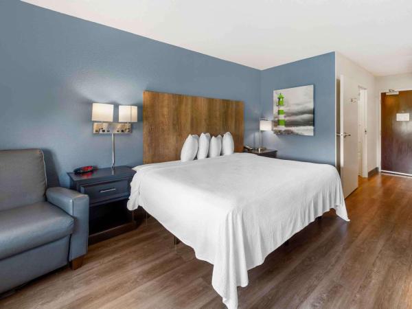 Extended Stay America Premier Suites - Fort Lauderdale - Convention Center - Cruise Port : photo 2 de la chambre studio lit queen-size - accessible aux personnes à mobilité réduite/non-fumeurs