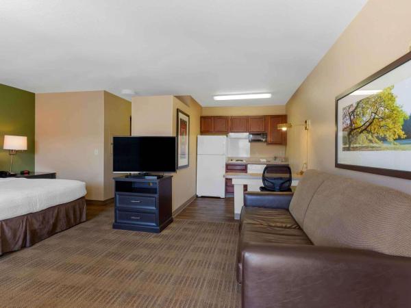 Extended Stay America Suites - Phoenix - Chandler - E Chandler Blvd : photo 2 de la chambre studio de luxe avec 1 lit king-size - non-fumeurs