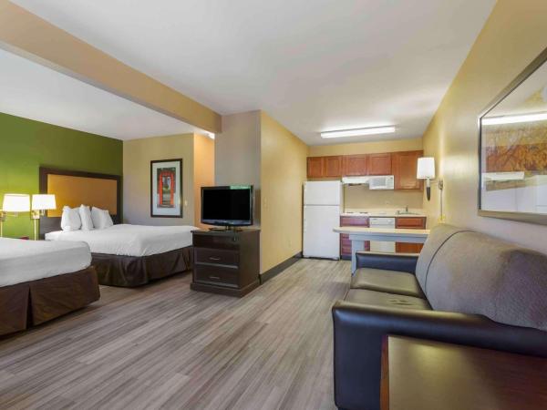 Extended Stay America Suites - Phoenix - Chandler - E Chandler Blvd : photo 2 de la chambre studio de luxe avec 2 lits doubles – non-fumeurs