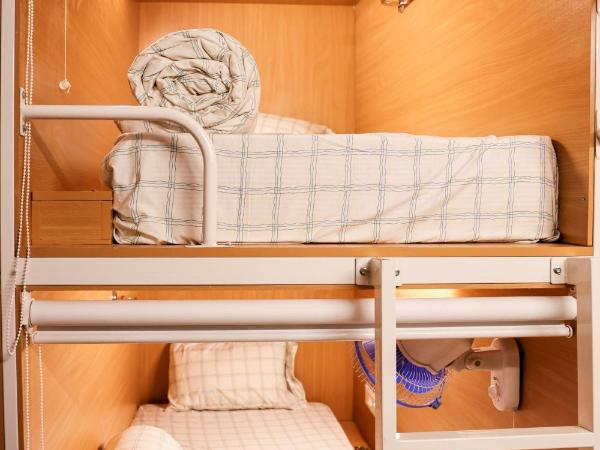 Urban Nomads Pune Riverside CoLive CoWork : photo 4 de la chambre lit dans dortoir mixte de 6 lits