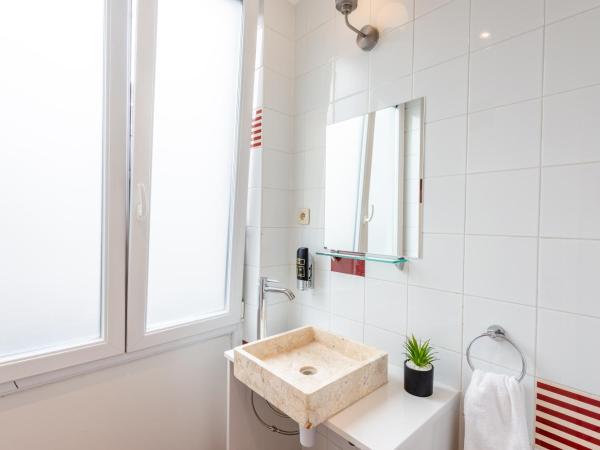 Hotel Barry : photo 2 de la chambre chambre quadruple Économique 