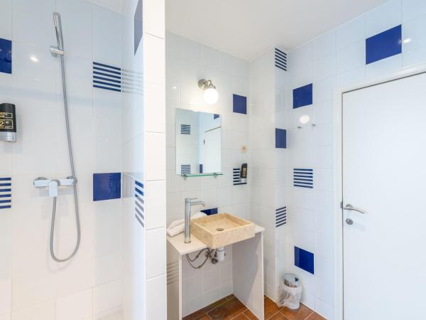 Hotel Barry : photo 3 de la chambre chambre triple Économique