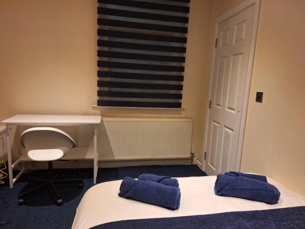 Cinematic Journeys : photo 3 de la chambre chambre double avec salle de bains commune