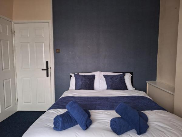 Cinematic Journeys : photo 1 de la chambre chambre double avec salle de bains commune