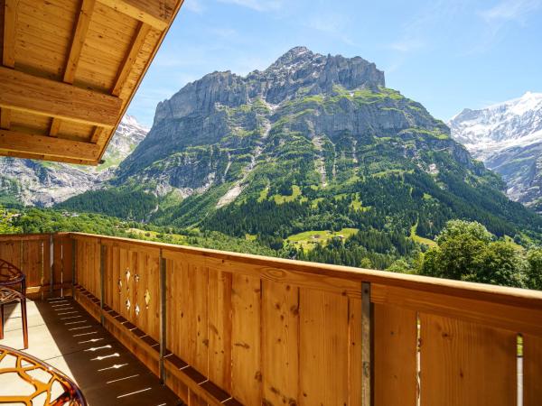 Boutique Hotel Panorama Grindelwald : photo 6 de la chambre suite supérieure avec lit king-size - vue sur montagne