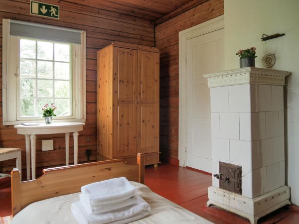 Kivisaari : photo 4 de la chambre chambre lits jumeaux avec toilettes communes