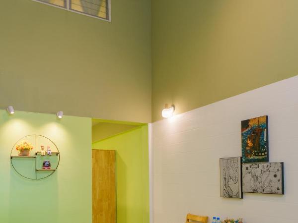 SriRungRueng Place : photo 9 de la chambre chambre double avec salle de bains privative