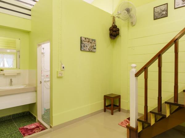 SriRungRueng Place : photo 3 de la chambre chambre triple supérieure