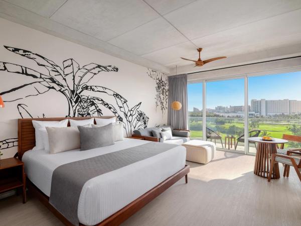 Hyatt Vivid Grand Island Cancun-All Inclusive Adults Only : photo 2 de la chambre junior deluxe suite golf view king