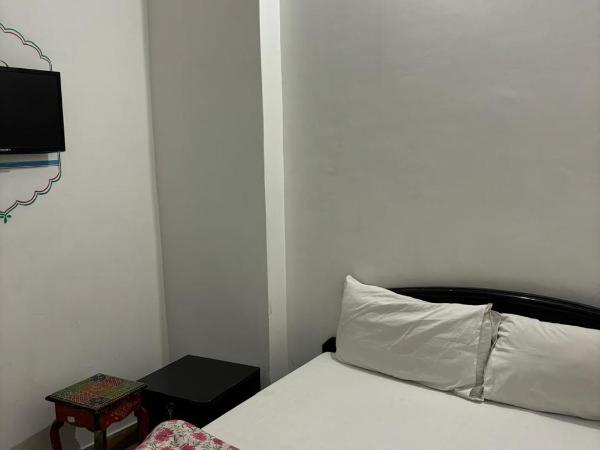 The Royal Lake View Villa : photo 3 de la chambre chambre simple avec salle de bains