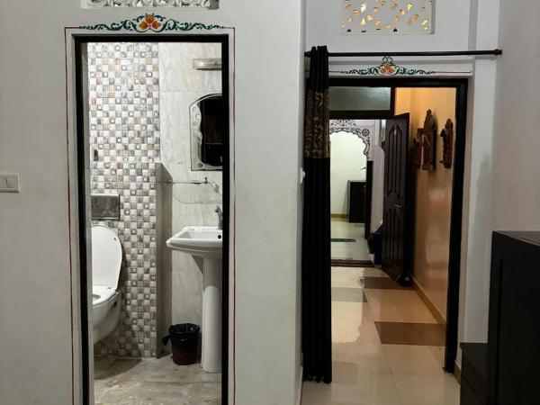 The Royal Lake View Villa : photo 9 de la chambre chambre double supérieure