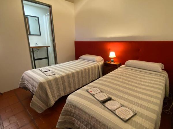 ViaVia BsAs GuestHouse 324 : photo 5 de la chambre chambre double avec salle de bains privative
