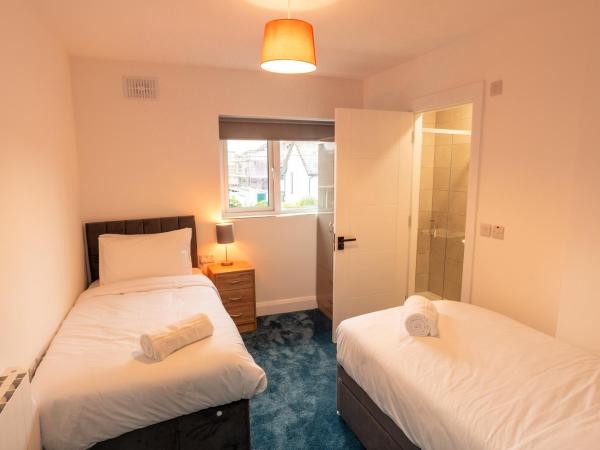 Westwood Court : photo 2 de la chambre chambre lits jumeaux avec salle de bains privative