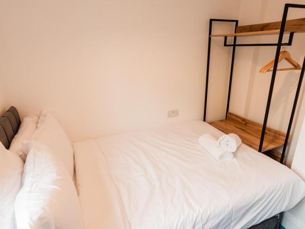 Westwood Court : photo 2 de la chambre chambre double avec salle de bains privative