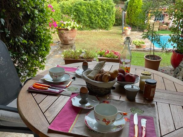 La Borréliane : photo 5 de la chambre chambre double - vue sur piscine