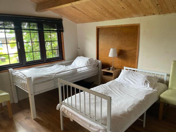 Bridge Farm Guesthouse rooms : photo 10 de la chambre chambre quadruple avec salle de bains privative