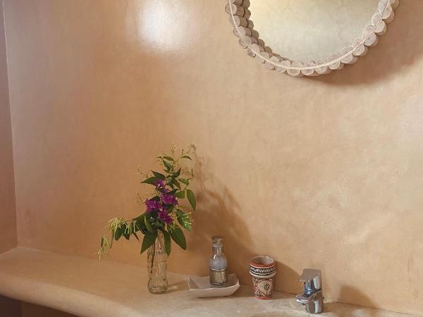 Villa Apollonia - Blissful Garden Paradise with Pool nestled in Nature : photo 4 de la chambre chambre double - vue sur piscine