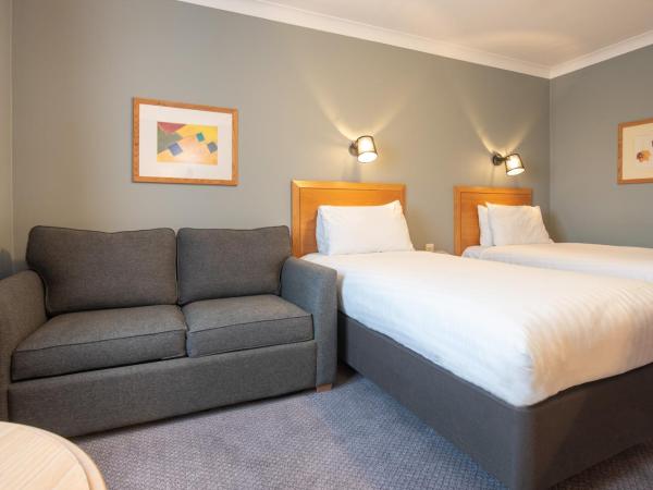 Holiday Inn Edinburgh Zoo, an IHG Hotel : photo 4 de la chambre chambre lits jumeaux avec canapé-lit