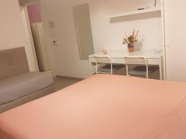 F.Rooms Napoli : photo 5 de la chambre grande chambre double ou lits jumeaux