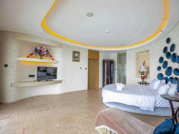Sanya Romantic Journey Sea Resort & Spa : photo 9 de la chambre chambre quadruple avec balcon
