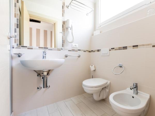 Beach Hotel Clerice : photo 5 de la chambre chambre double ou lits jumeaux