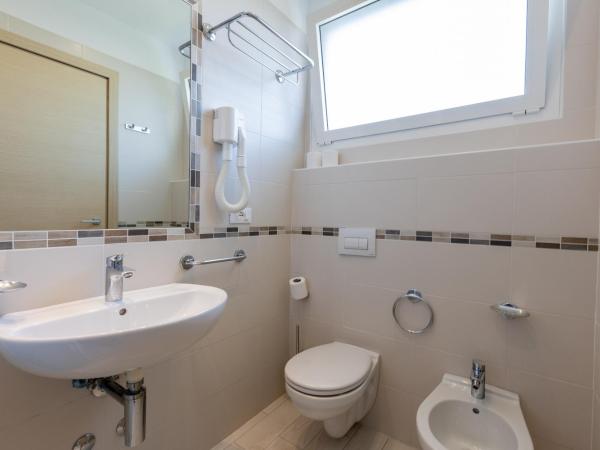 Beach Hotel Clerice : photo 9 de la chambre chambre double ou lits jumeaux