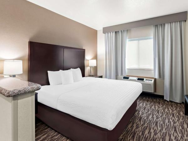 Comfort Suites Portland Airport : photo 1 de la chambre chambre lit king-size
