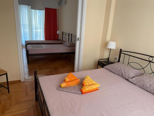 Petaluda House 5 : photo 3 de la chambre chambre quadruple Économique avec salle de bains commune