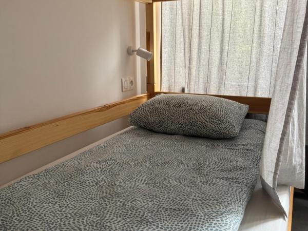 Green Hostel Katowice - 24h Free Parking : photo 2 de la chambre lit dans dortoir mixte de 8 lits