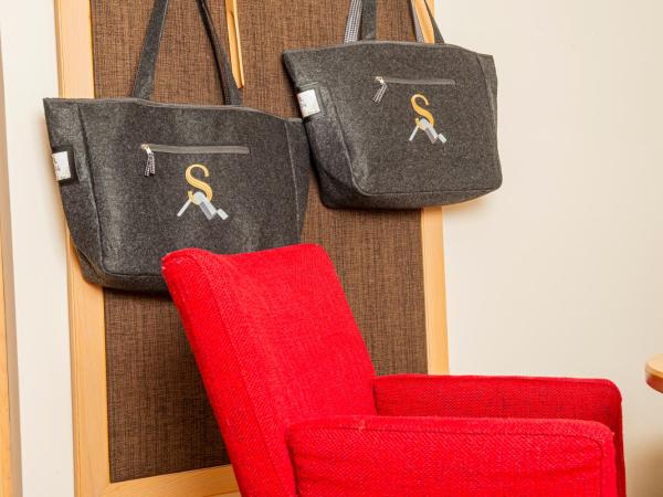 Aktiv Hotel Schweizerhof Kitzbühel : photo 4 de la chambre chambre familiale donnant sur l’intérieur - sans vue